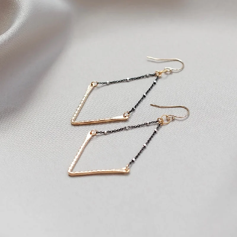 Women's earrings online shop -V earrings -M-