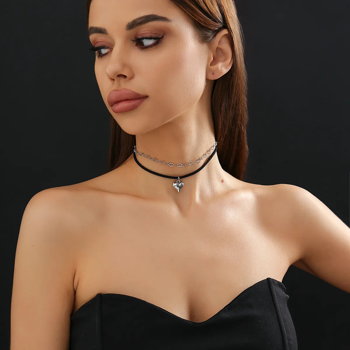 Bridal pearl necklaces for women -Gothic Simple Style Classic Style Irregular Heart Shape Alloy Iron Korean Velvet Tassel Three-dimensional Women's Choker