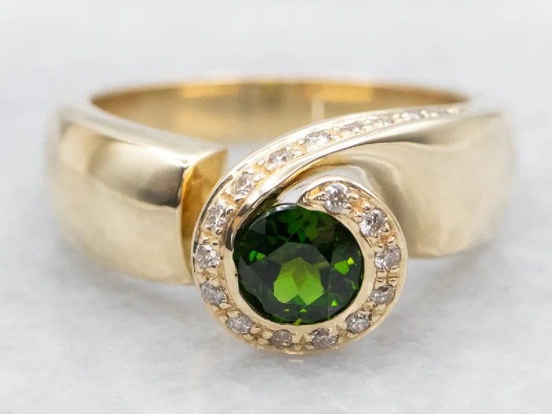 Modern diamond rings for women -Modern Diopside Diamond Twist Ring