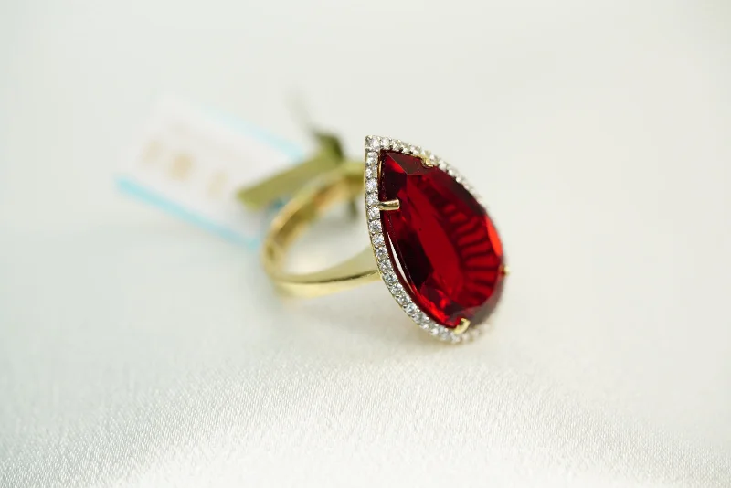 Vintage rings for women -14k Red Drop Crystal Ring