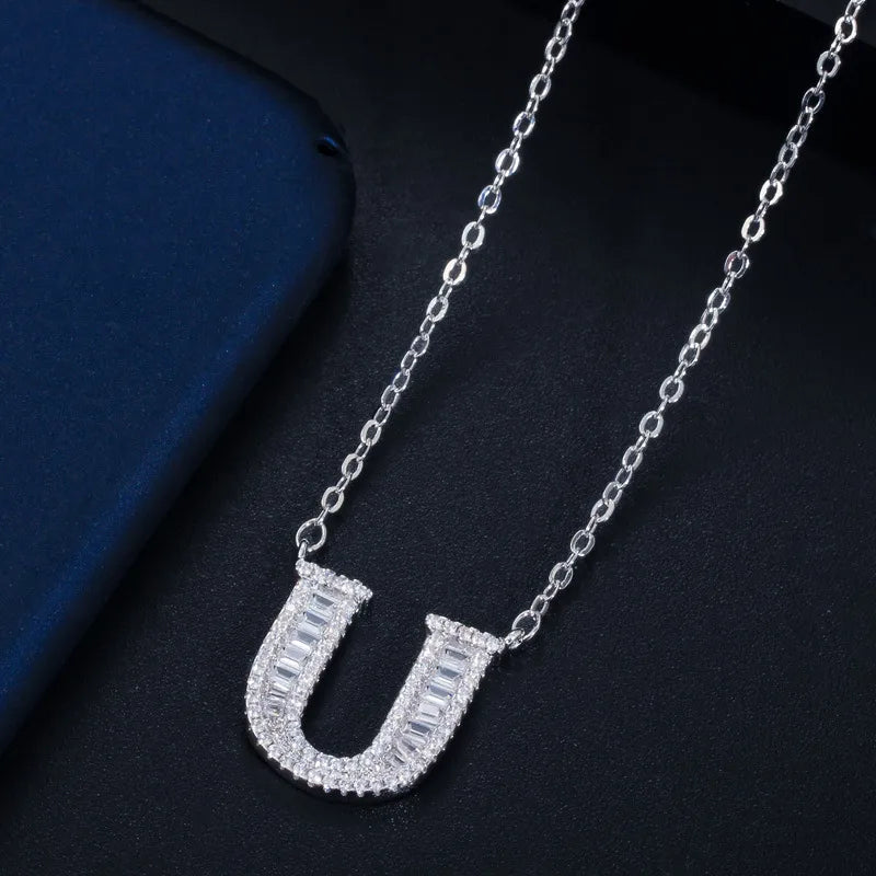 Letter U (with Chain)